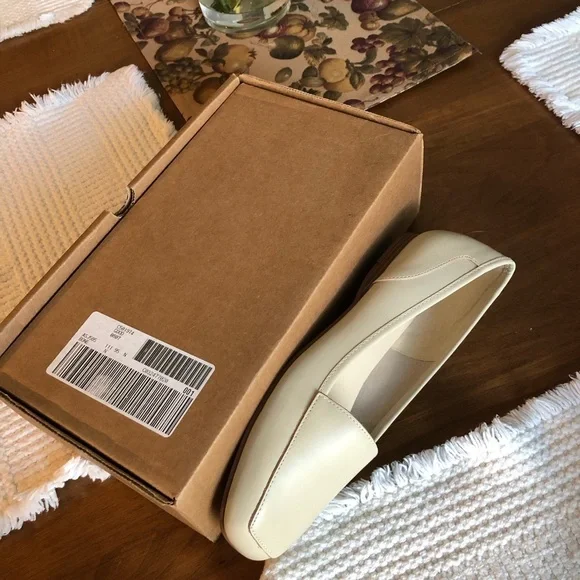 Bandolino Liberty Slip-On Loafers Bone size 9.5N narrow NIB - Picture 4 of 6